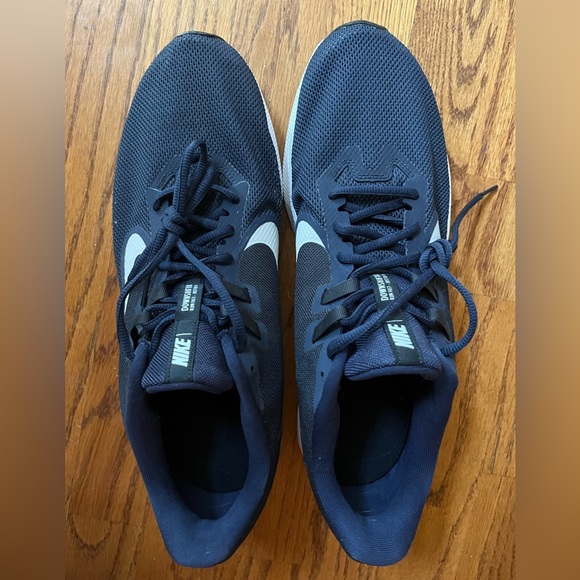 Nike Running Shoes - Picture 3 of 7